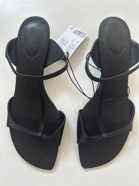 H&M Kitten Heel Black Minimalist Sandals Size 10
